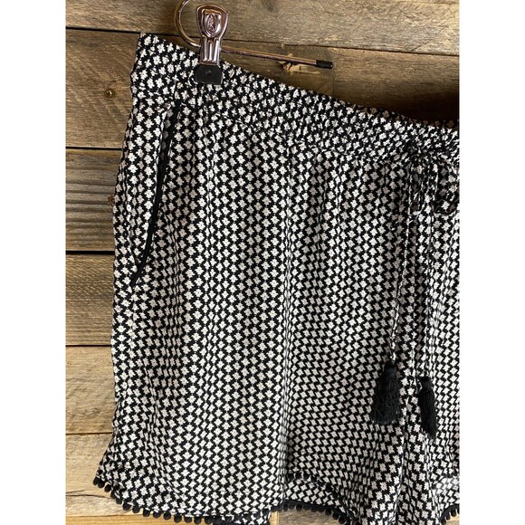a.n.a. Womens Plus Sz XXL  Black & White Tiny Flowers Shorts Drawstring Waist - Picture 2 of 9